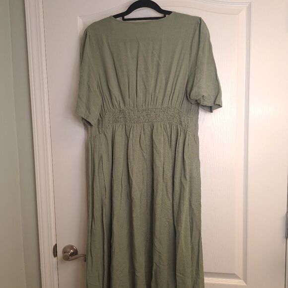 Bloomchic Green Button-Down Dress - Picture 5 of 5